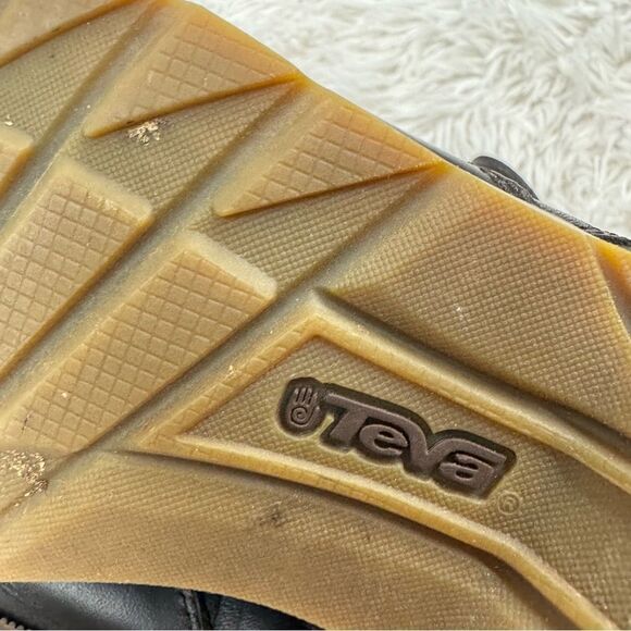 Teva De La Vina Wool and Leather Blend Waterproof Boots - Picture 8 of 9